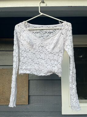 White Lace Long-Sleeve V-Neck Women's Top